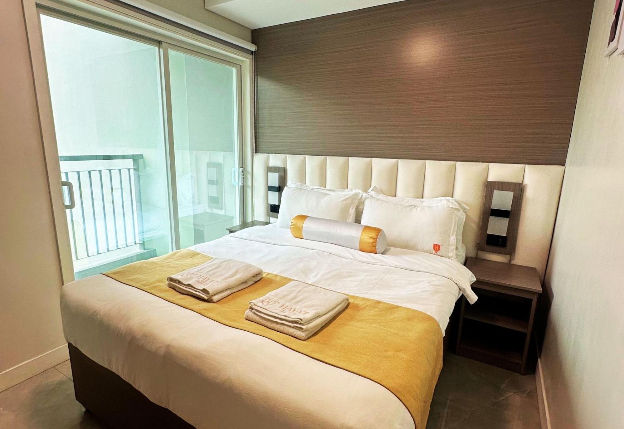 Hotel Hayat Sky Towers à Cebu Extérieur photo