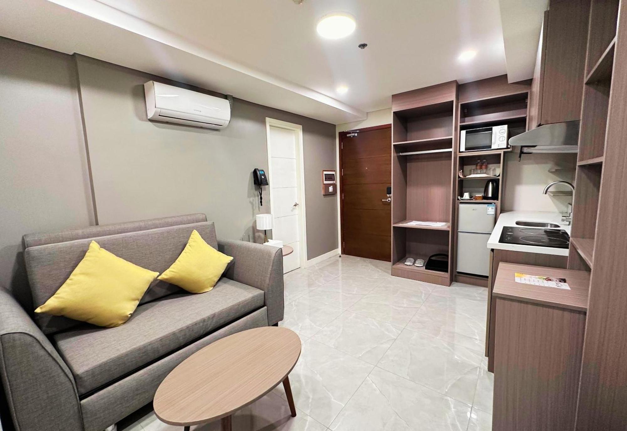 Hotel Hayat Sky Towers à Cebu Extérieur photo