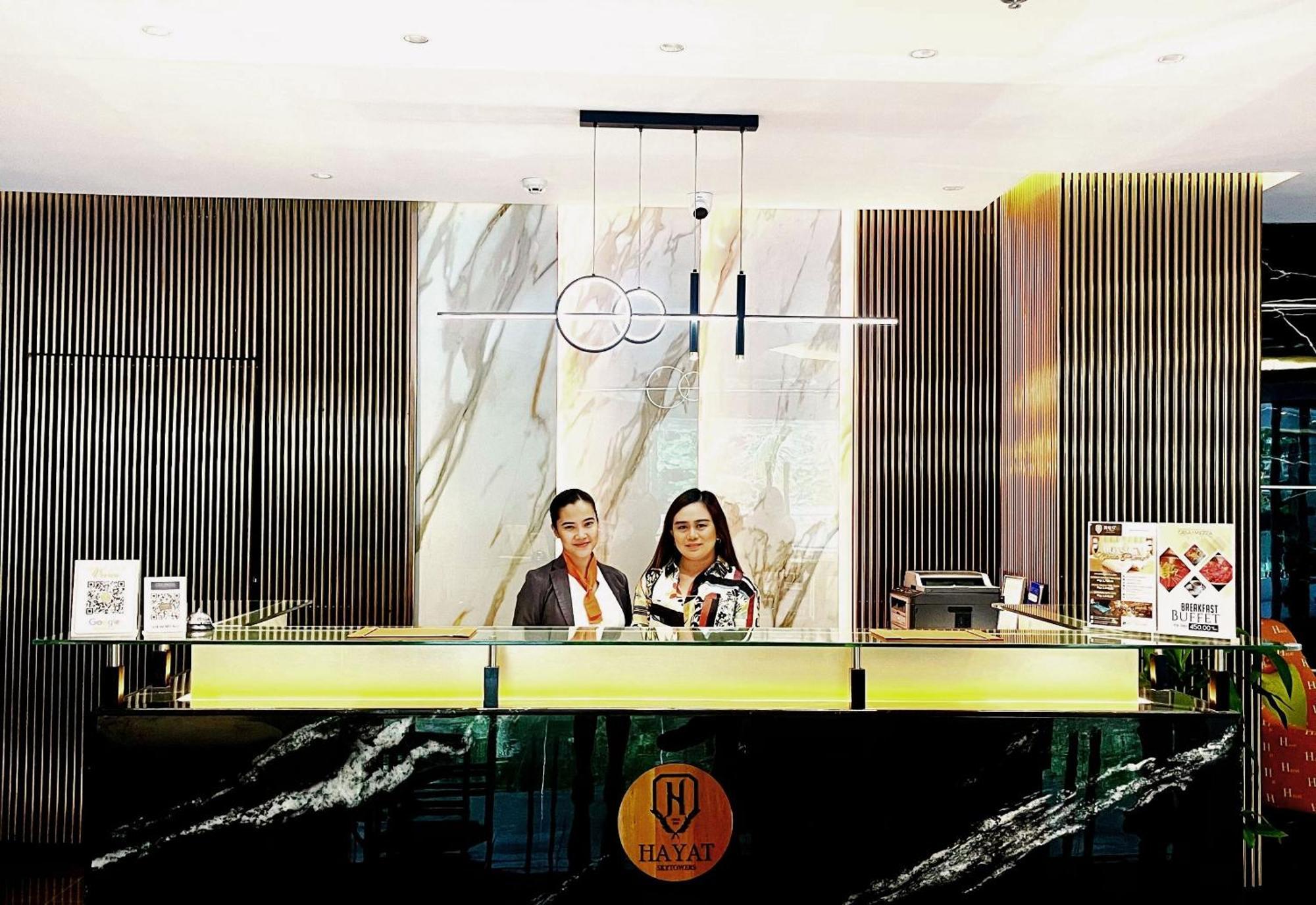 Hotel Hayat Sky Towers à Cebu Extérieur photo