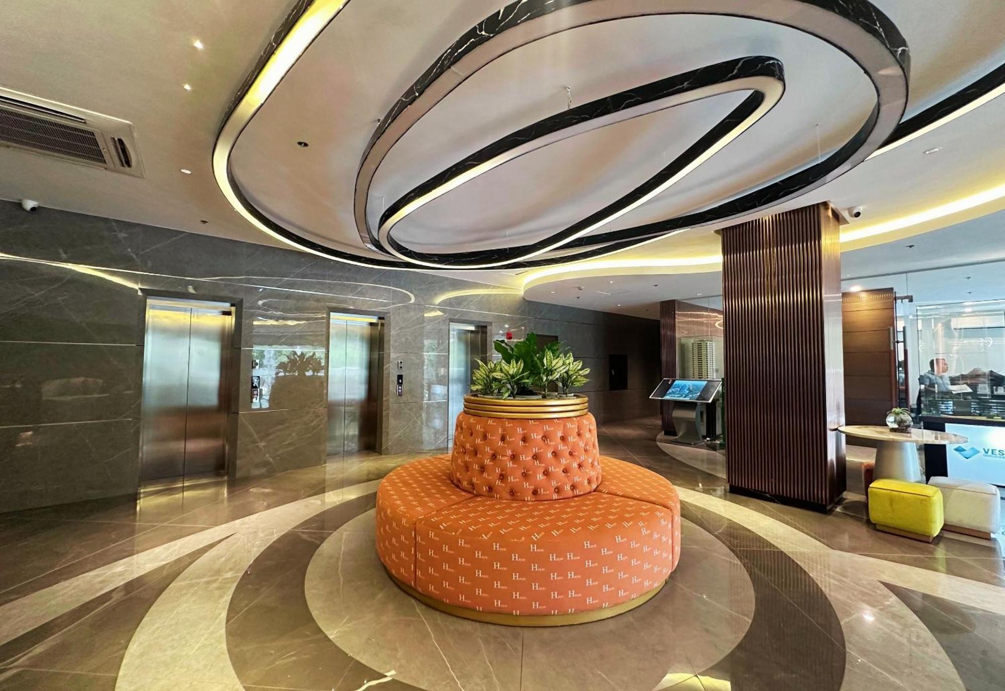Hotel Hayat Sky Towers à Cebu Extérieur photo