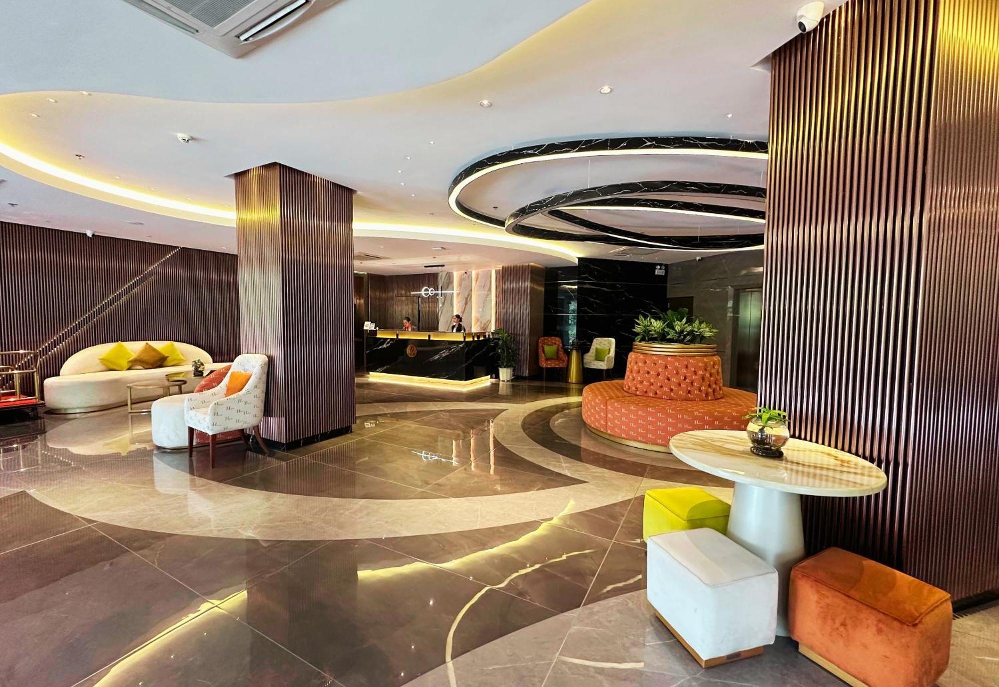 Hotel Hayat Sky Towers à Cebu Extérieur photo
