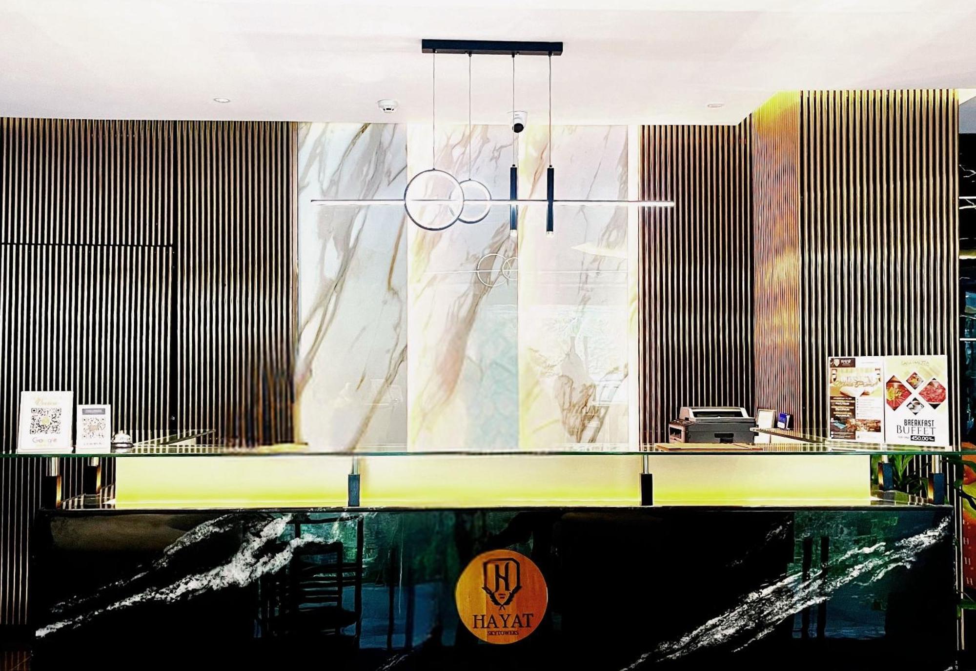 Hotel Hayat Sky Towers à Cebu Extérieur photo
