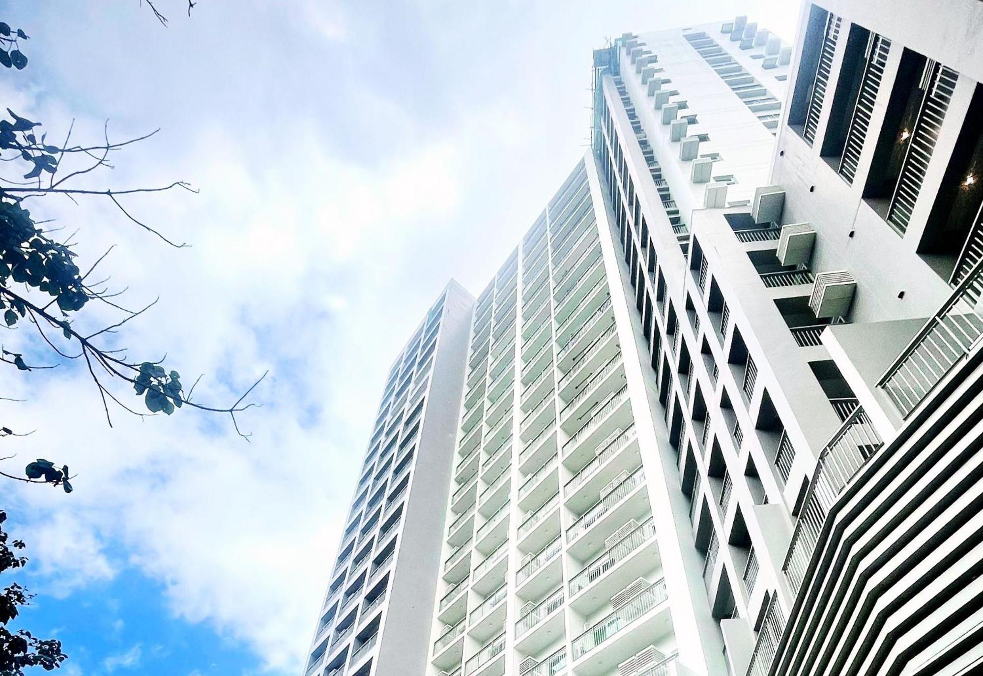 Hotel Hayat Sky Towers à Cebu Extérieur photo
