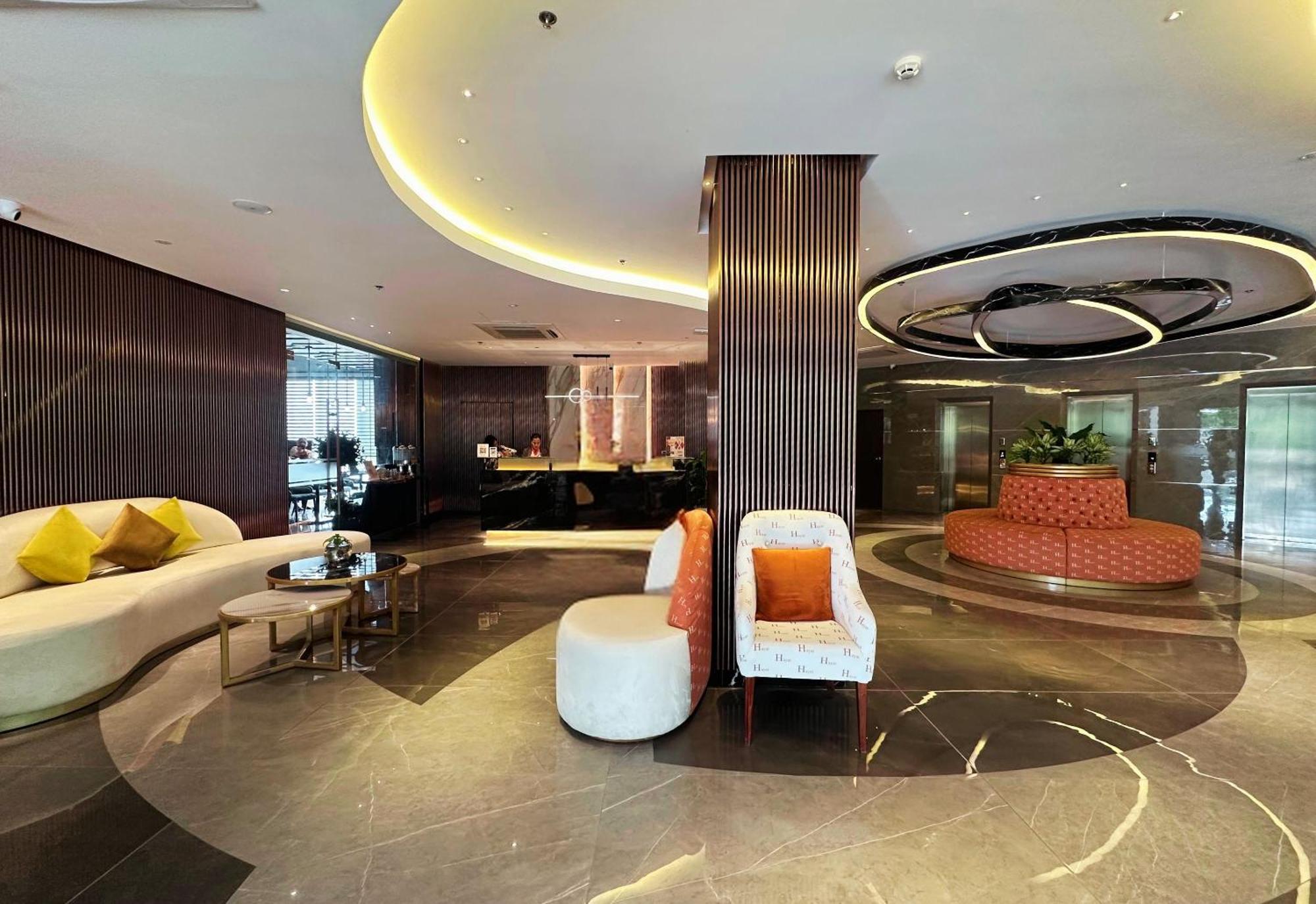 Hotel Hayat Sky Towers à Cebu Extérieur photo