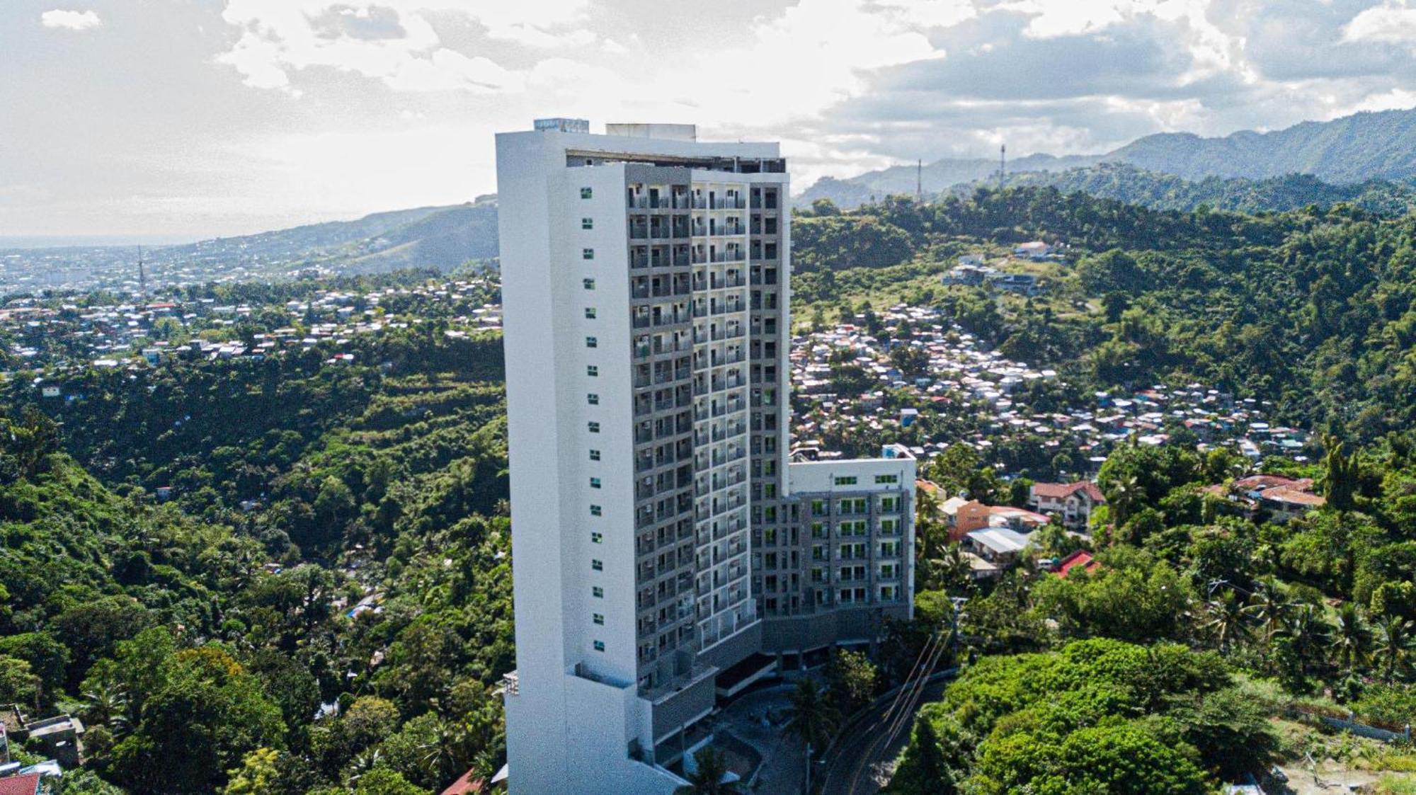 Hotel Hayat Sky Towers à Cebu Extérieur photo
